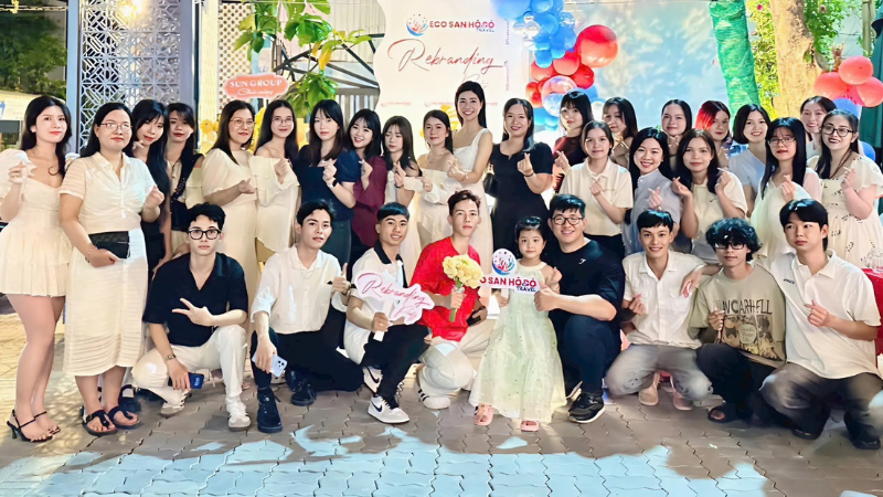 Về chúng tôi San Hô Đỏ 1.10.10.2025