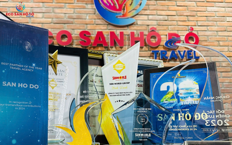 Về chúng tôi San Hô Đỏ 3.10.10.2025